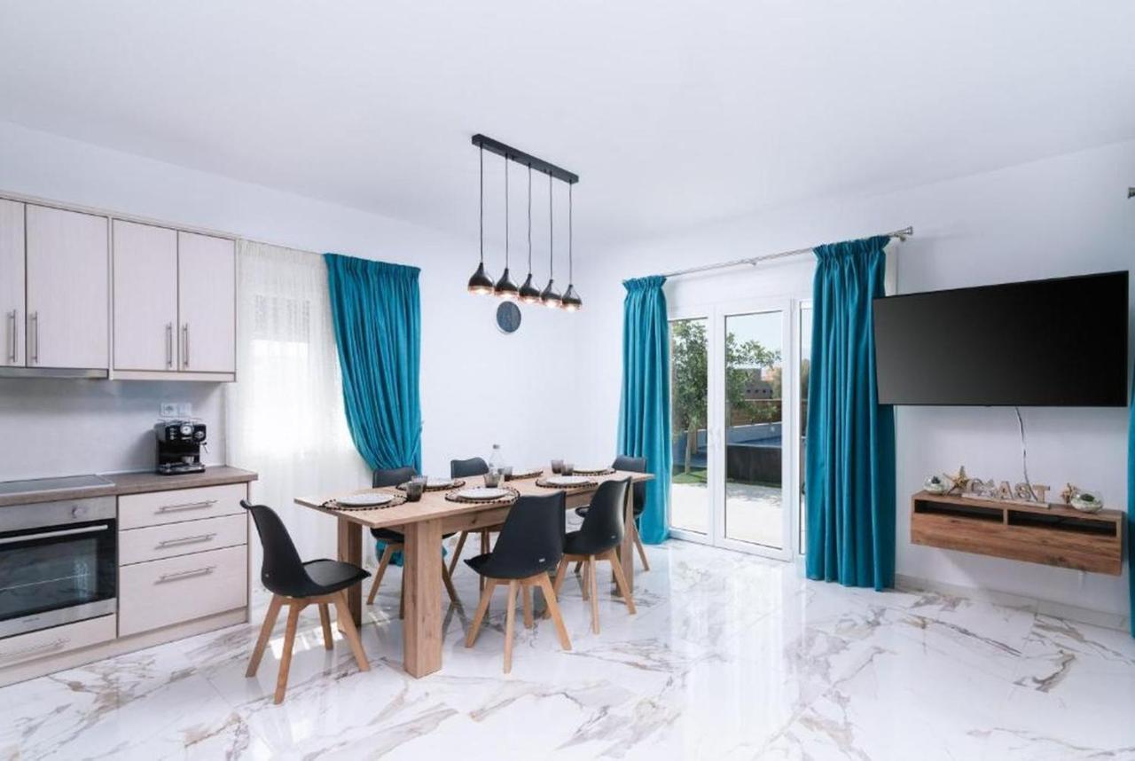 Villa Balux Kalamaki  Bagian luar foto